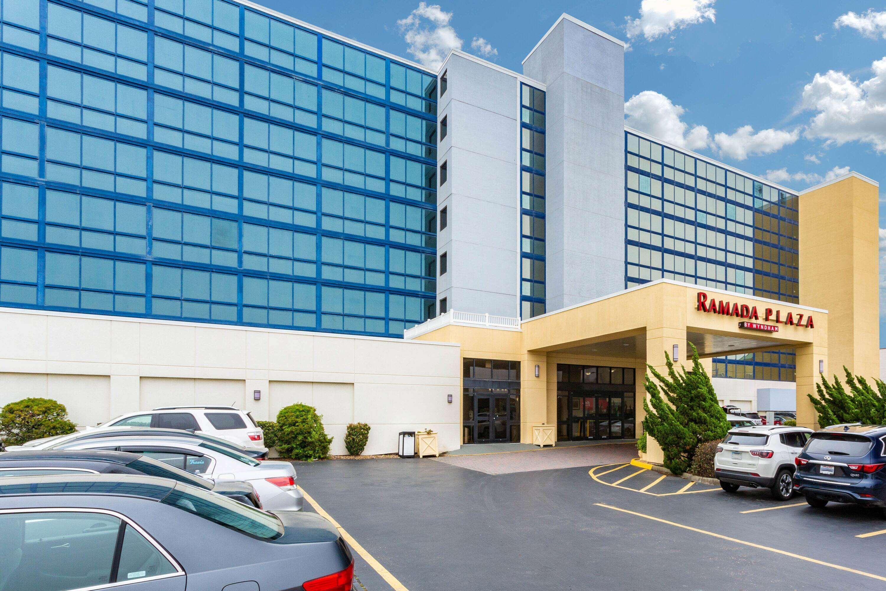 Ramada Plaza By Wyndham Virginia Beach Oceanfront Exterior foto