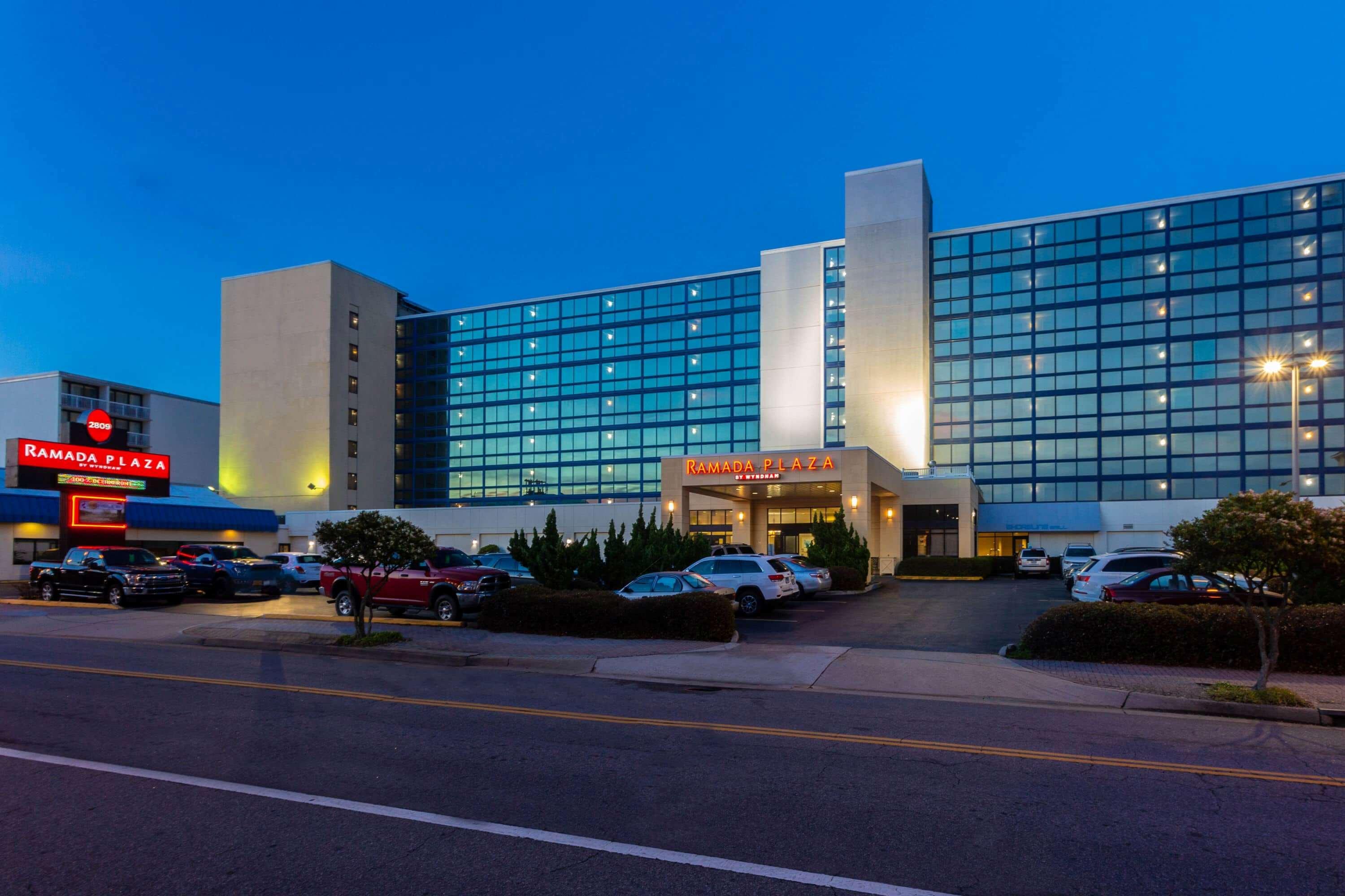 Ramada Plaza By Wyndham Virginia Beach Oceanfront Exterior foto