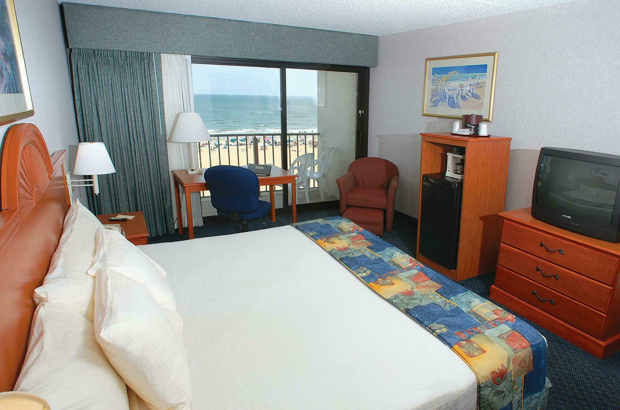 Ramada Plaza By Wyndham Virginia Beach Oceanfront Exterior foto